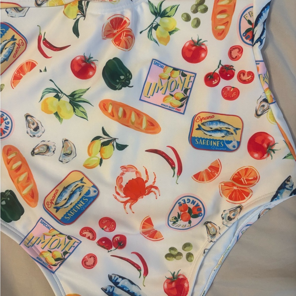 No Boundaries Italian Summer Sardine Print One Piece Swimsuit Size 4/6 - Picture 3 of 7